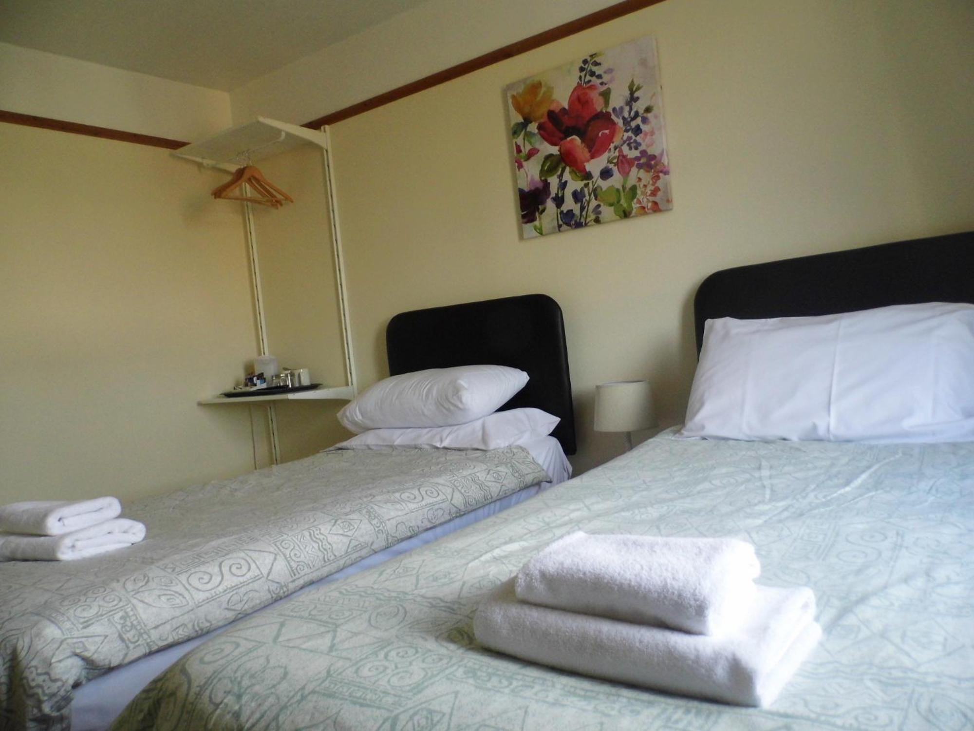 Waterfront Hotel Deal Bagian luar foto