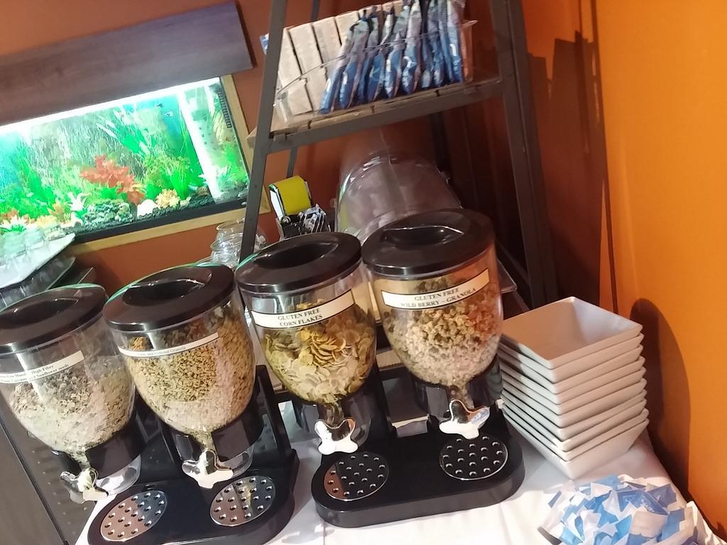 Waterfront Hotel Deal Bagian luar foto