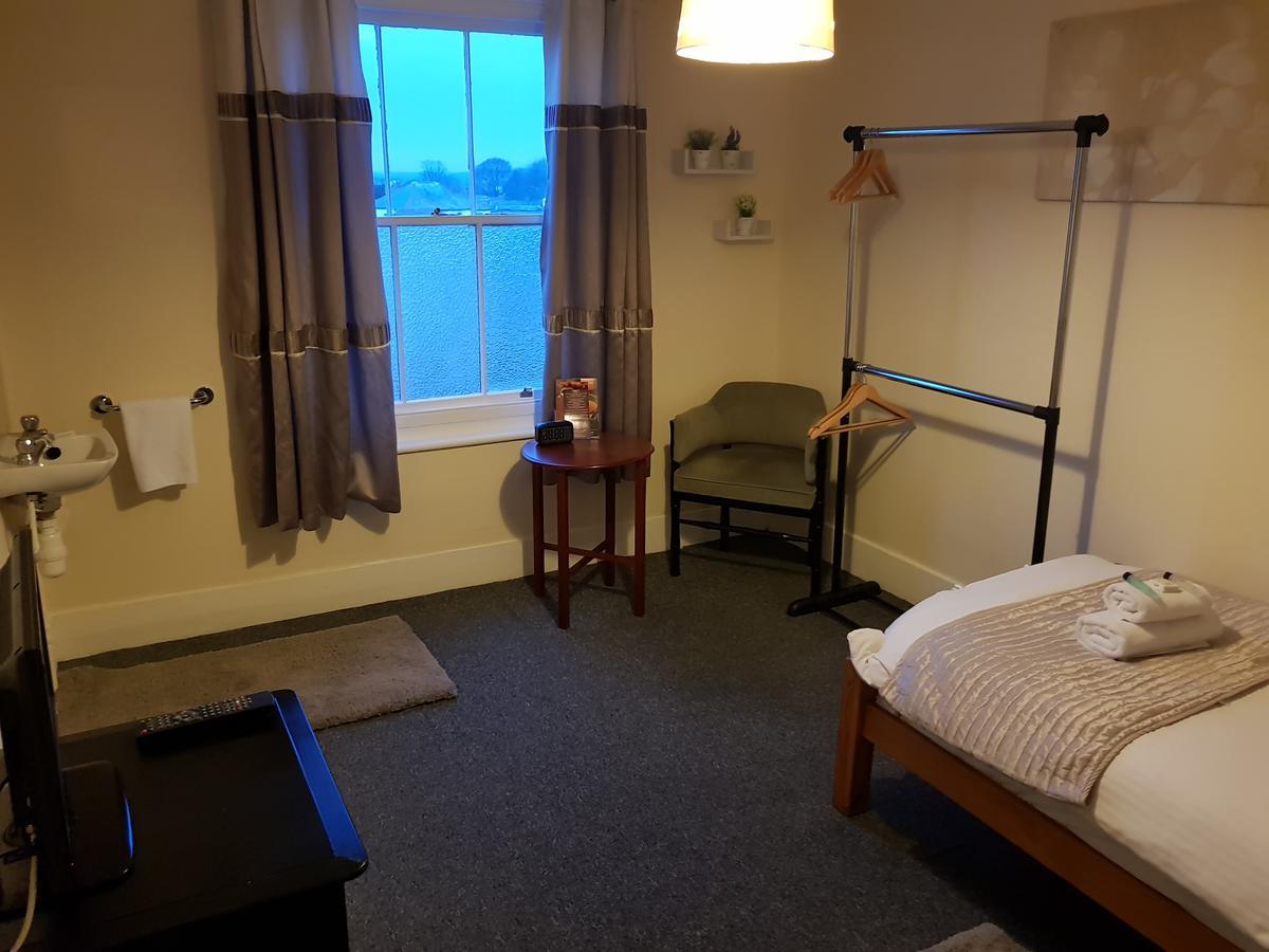 Waterfront Hotel Deal Bagian luar foto