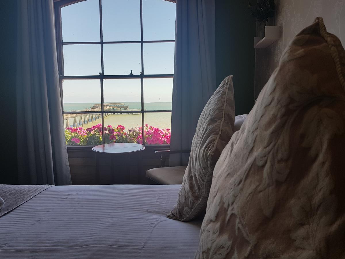 Waterfront Hotel Deal Bagian luar foto