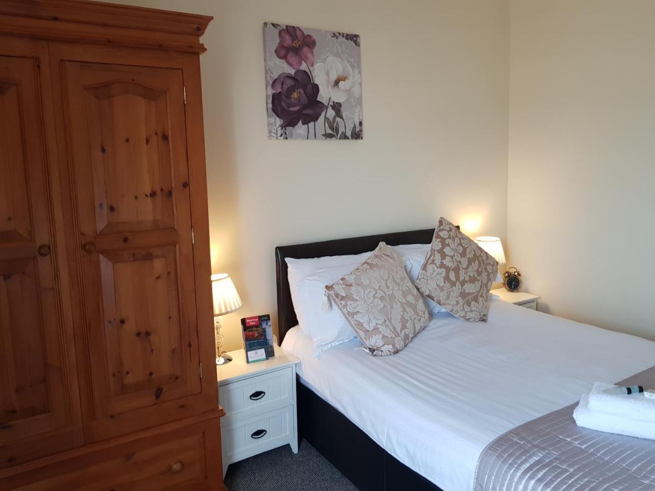 Waterfront Hotel Deal Bagian luar foto